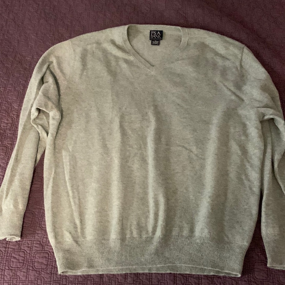 Jos. A. Bank green thin sweater. New without tags